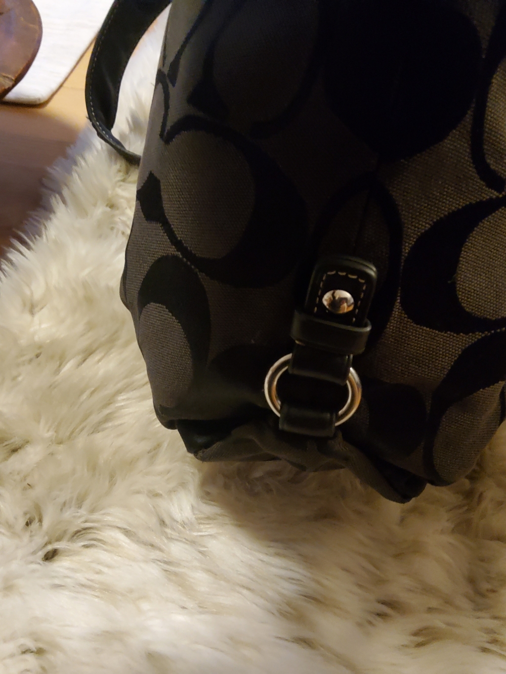 Coach Black Signature C Carly Shoulder Bag HOBO F15067 VGUC ~ EUC 1 Flaw - Picture 8 of 15